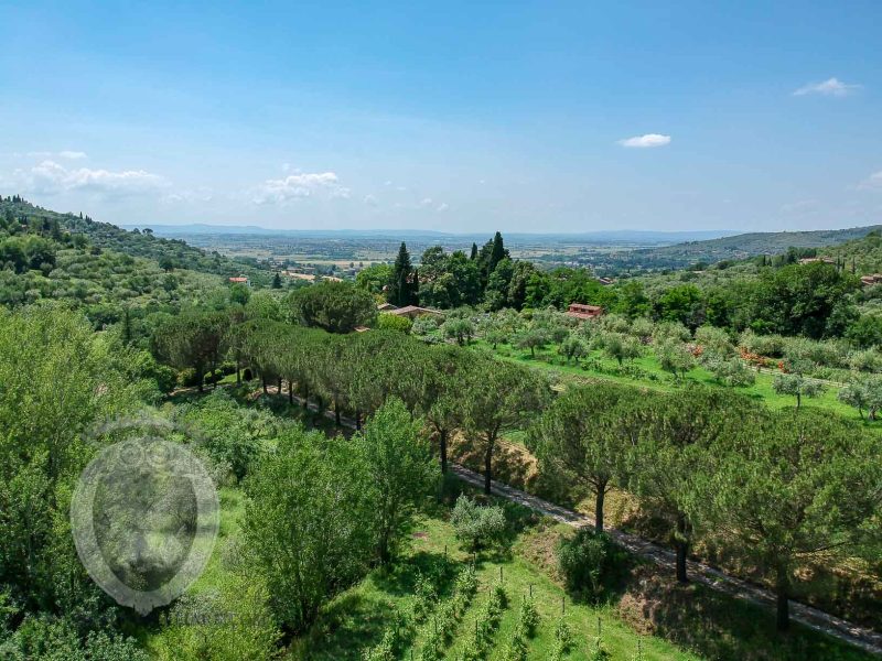 Stone villa a stone's throw from Cortona