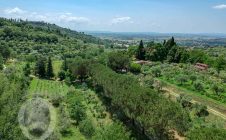 Stone villa a stone's throw from Cortona