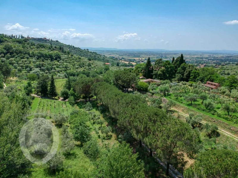 Stone villa a stone's throw from Cortona