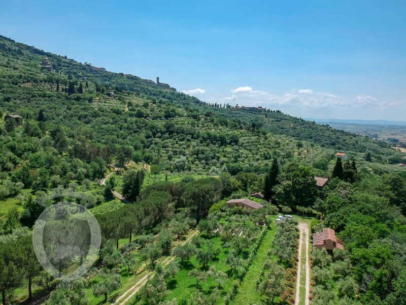 Stone villa a stone's throw from Cortona