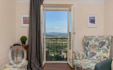 Newly renovated apartment in Cortona