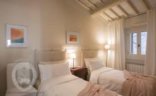 Newly renovated apartment in Cortona