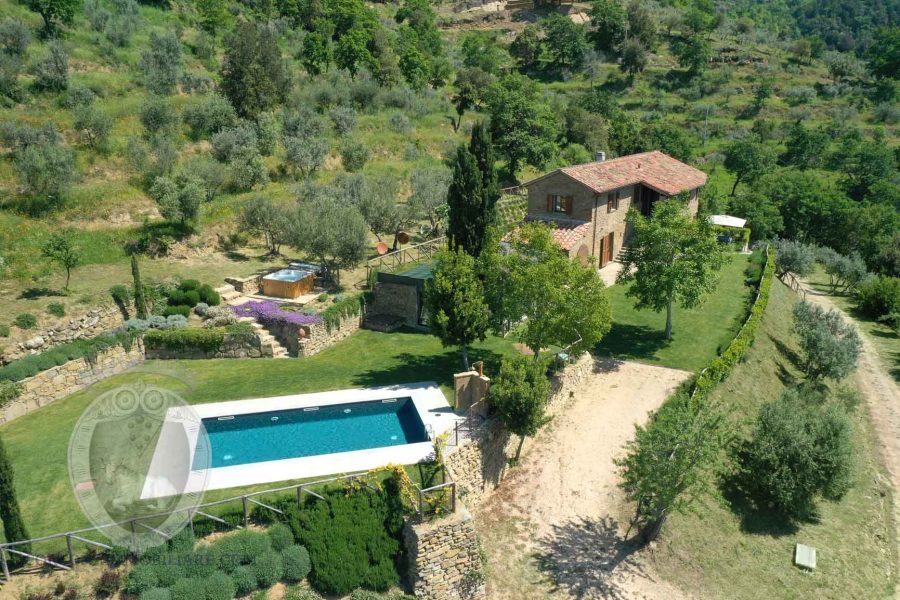 Casale Tornavento farmhouse with a view