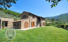 Casale Tornavento farmhouse with a view