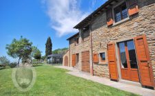 Casale Tornavento farmhouse with a view