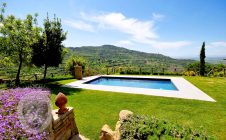 Casale Tornavento farmhouse with a view