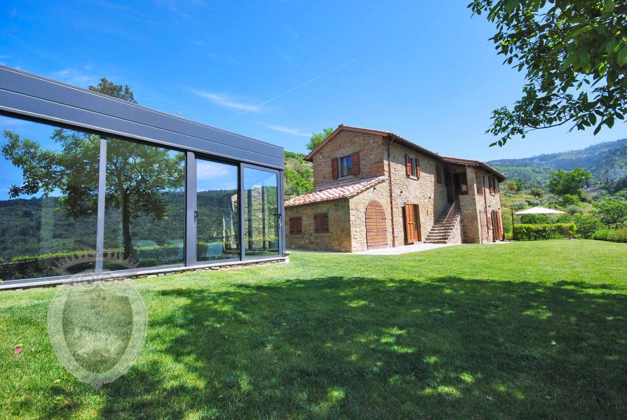 Casale Tornavento farmhouse with a view