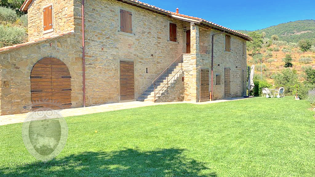 Casale Tornavento farmhouse with a view