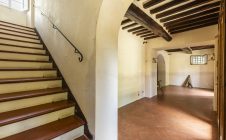 Villa con annessi e terreno