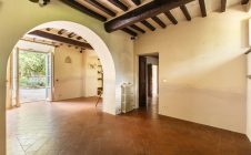 Villa con annessi e terreno