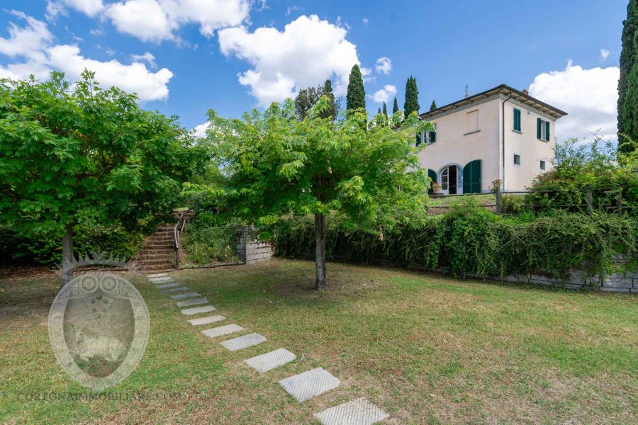 Villa indipendente con piscina e giardino