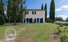 Villa indipendente con piscina e giardino