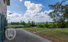 Villa indipendente con piscina e giardino