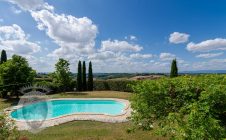 Villa indipendente con piscina e giardino