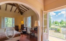 Villa indipendente con piscina e giardino