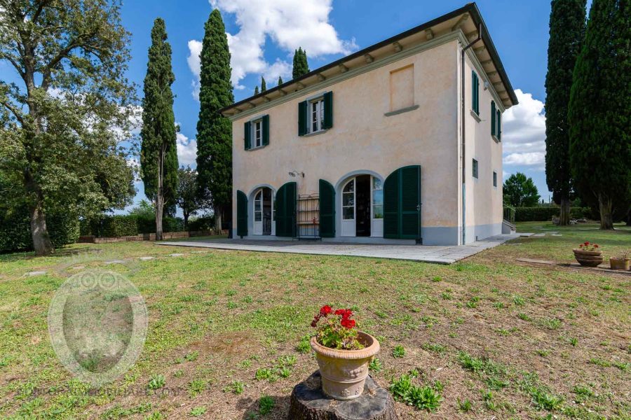 Villa indipendente con piscina e giardino