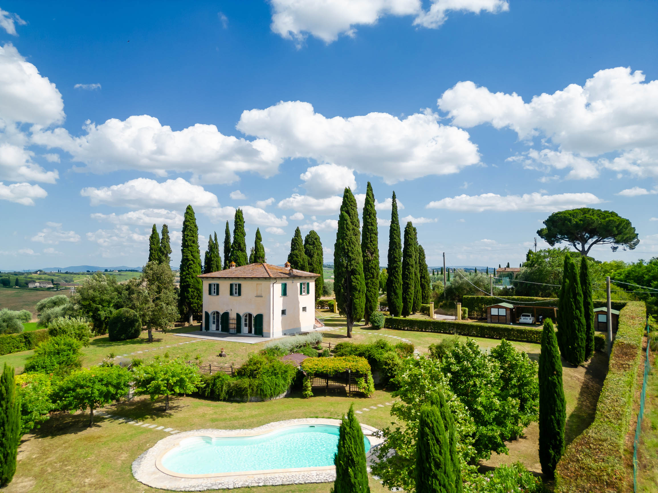 Villa indipendente con piscina e giardino