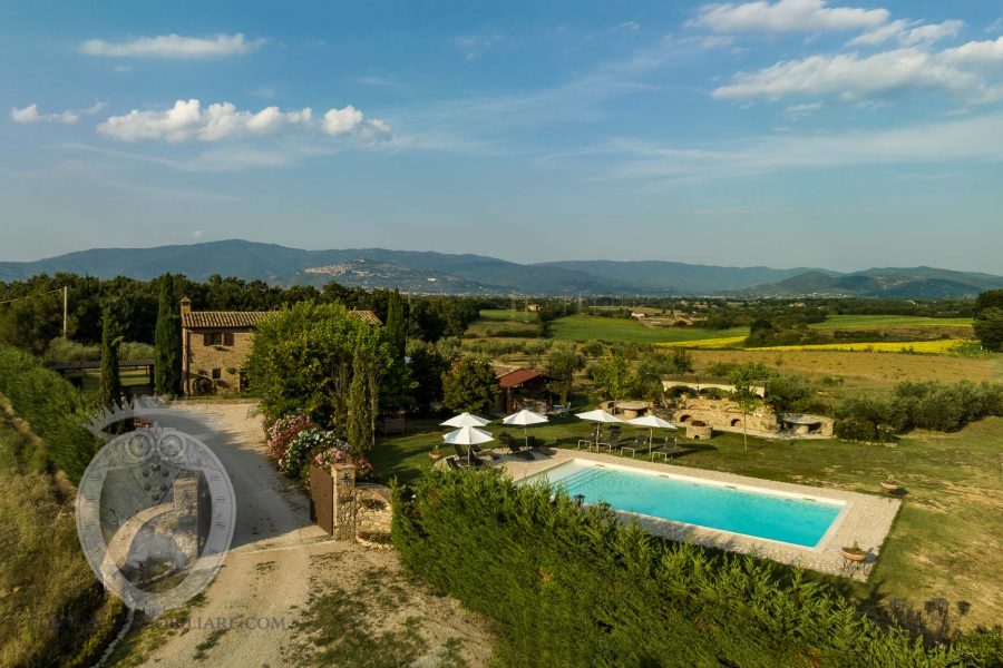 Casale con piscina panoramica