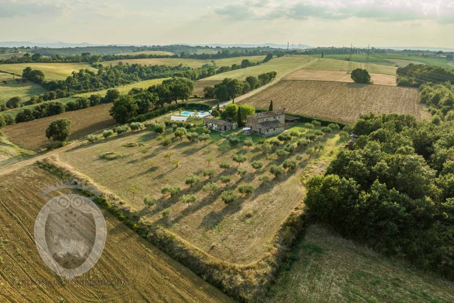 Casale con piscina panoramica