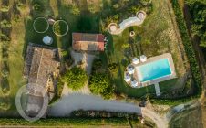 Farmhouse with panoramic swimming pool
