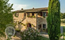 Farmhouse with panoramic swimming pool