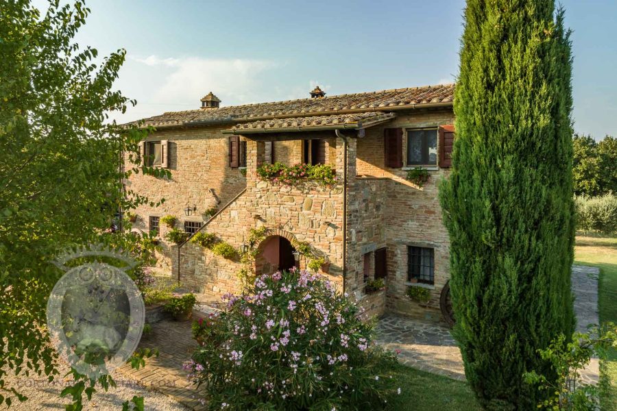 Farmhouse with panoramic swimming pool