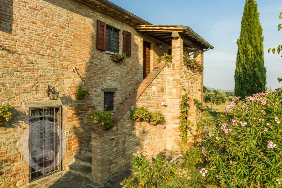 Farmhouse with panoramic swimming pool