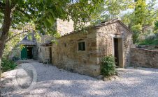 Casale con piscina giardino e terreno