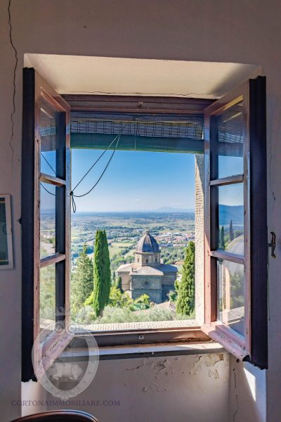 Casale con giardino e dependance