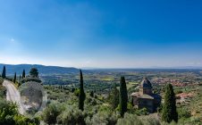 Casale con giardino e dependance