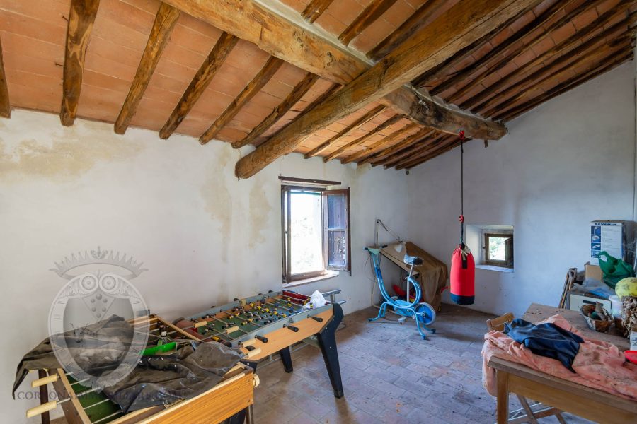 Farmhouse with garden and outbuilding