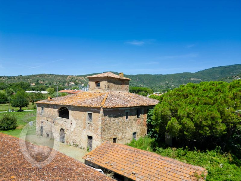 Property with Leopoldina and outbuildings