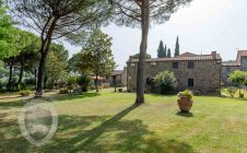 Colonica con Piscine e Giardino