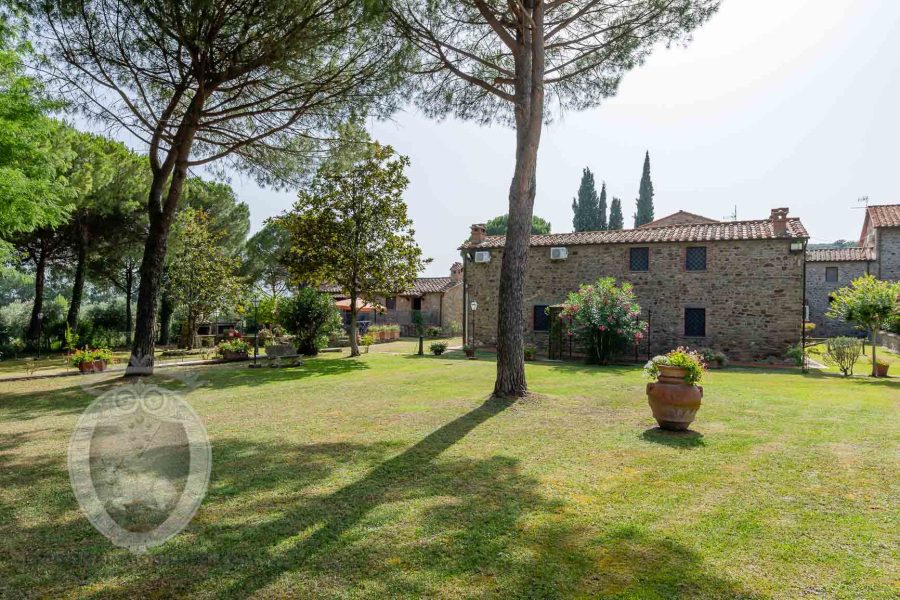 Colonica con Piscine e Giardino