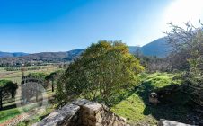 Casale con annessi e terreno