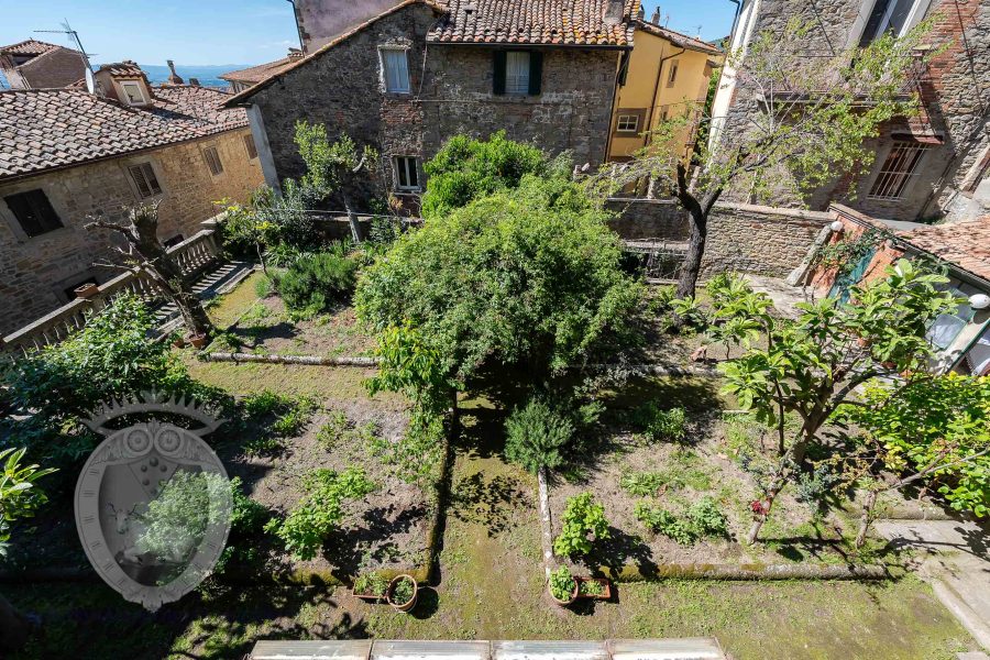 Appartamento in centro con giardino