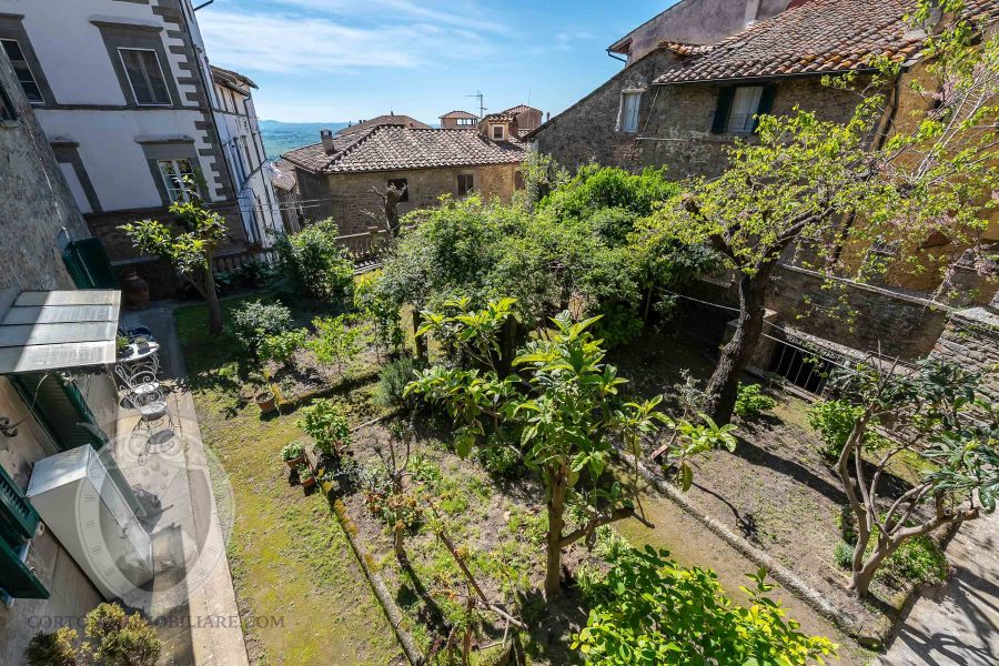 Appartamento in centro con giardino