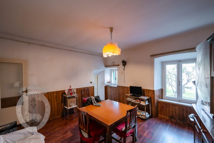 Apartment in the center with garden