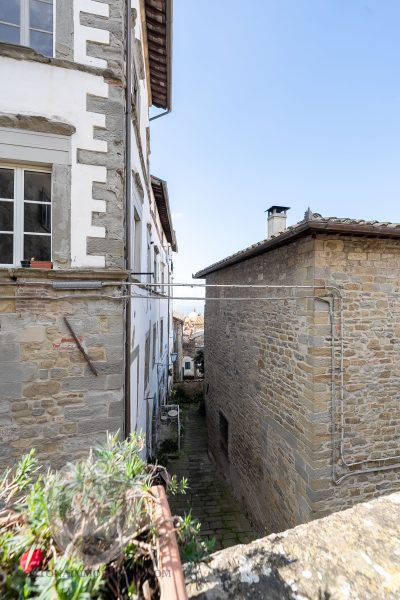 Apartment in the center with garden