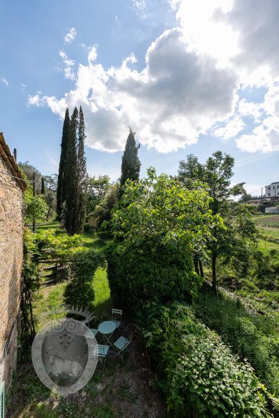 Casale in pietra con terreno