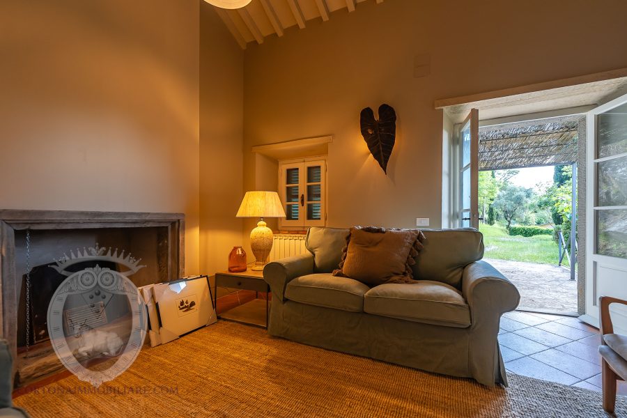 Stone farmhouse with land