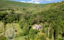 Casale in pietra con terreno