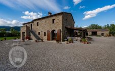 Villa con piscina e giardino