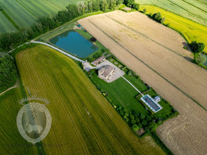 Villa with pool and garden