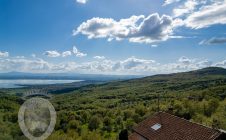 Villa con vista lago e giardino