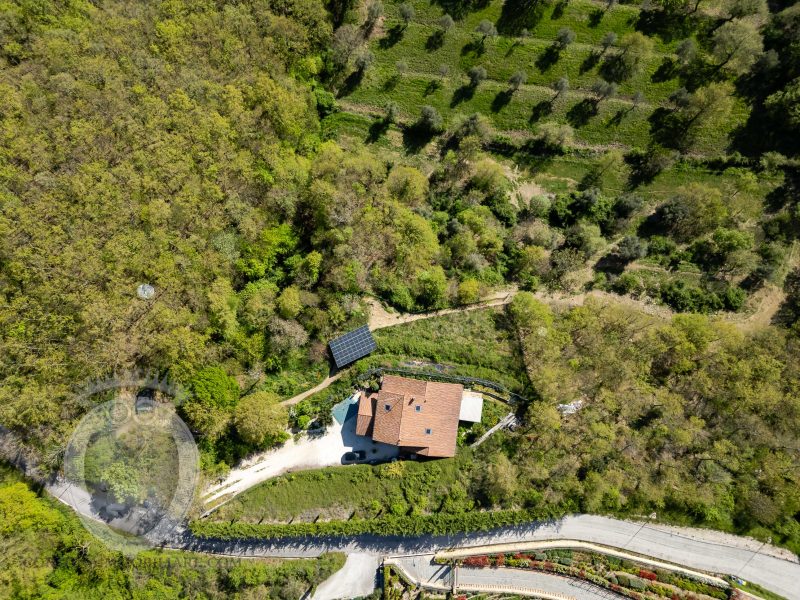 Villa con vista lago e giardino