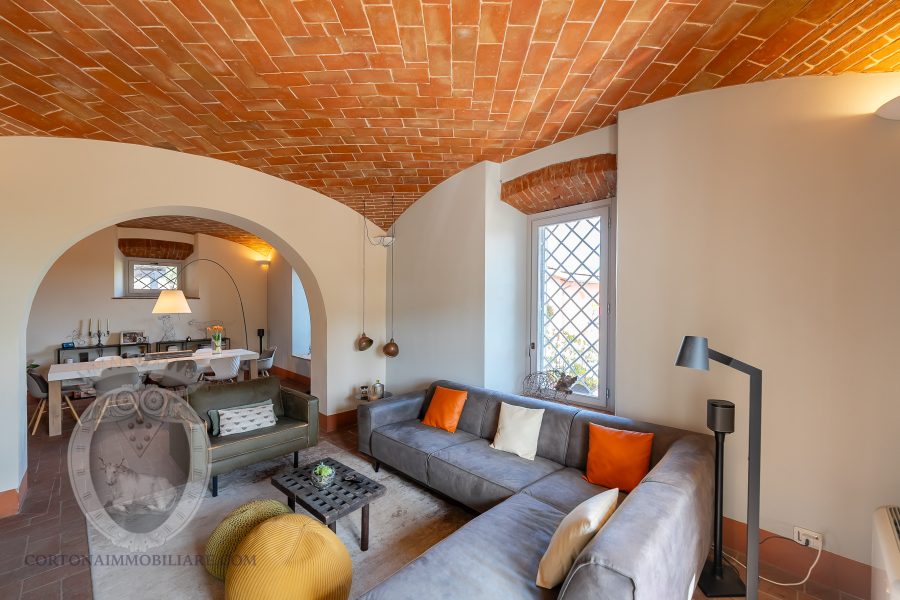 Villa con piscina e giardino