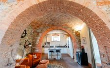 Villa con piscina e giardino