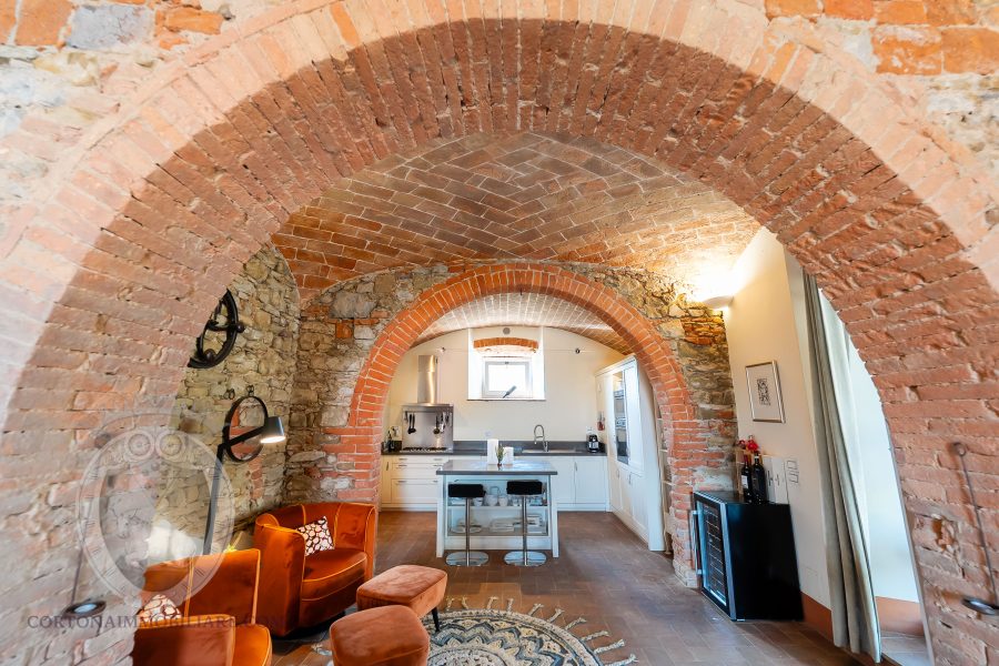 Villa con piscina e giardino