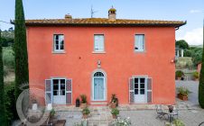 Villa con piscina e giardino